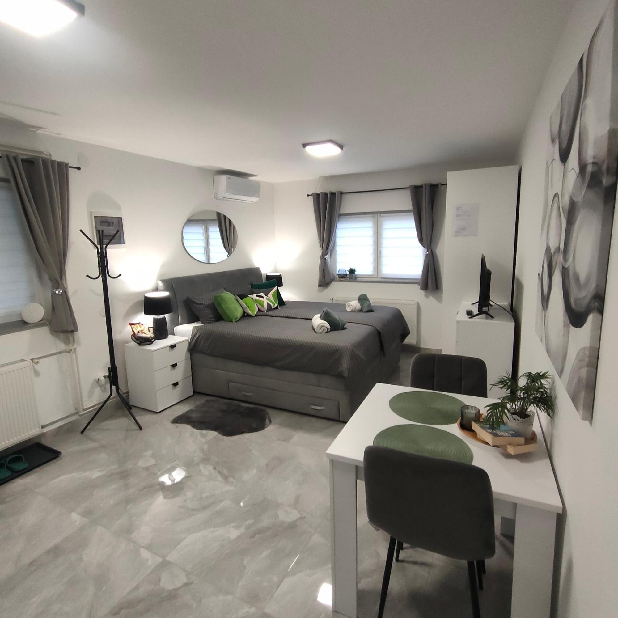 Apartmani Sun & Moon Б'єловар Екстер'єр фото